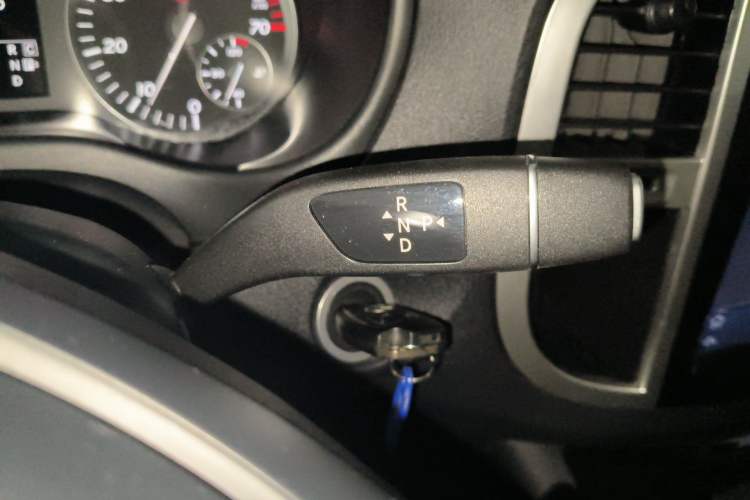 Used Mercedes-Benz Vito 2016 2.0T Elite Edition Gear Lever