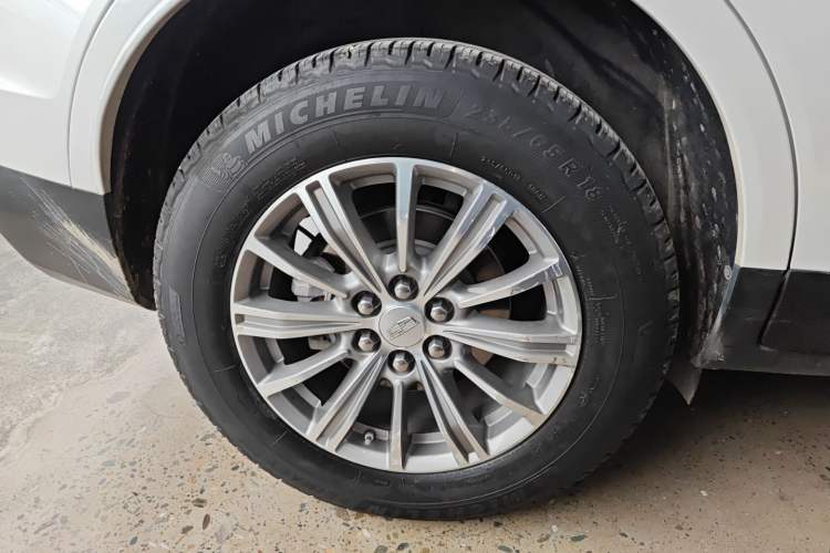 Used Cadillac XT5 2016 28T Four-Wheel Drive Luxury Model Right Rear Wheel Hub