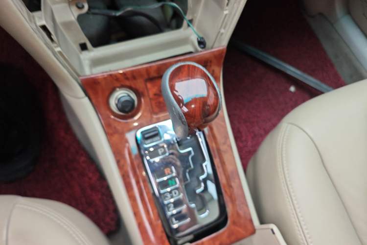 Used Toyota Corolla EX 2004 1.8L Automatic GLX-i Gear Lever