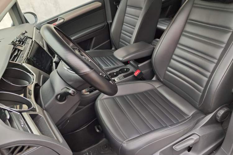 Used Volkswagen Touran 2018 Volkswagen Touran L 280TSI DSG Comfort Edition 7 Seats China V Emission Standard Left Front Seat