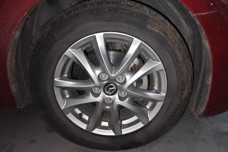 Used Mazda 3 Axela 2017 Sedan 1.5L Automatic Luxury Model China VI Standard Right Front Wheel Hub