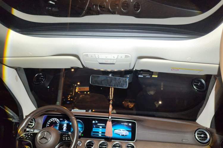 Used Mercedes-Benz E-Class New Energy 2022 E 350 e L Plug-in Hybrid Sedan Headliner