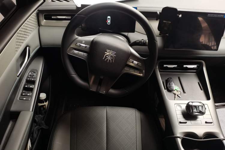 Used BYD Qin PLUS 2025 DM-i Smart Drive 55KM Leading Model Steering Wheel