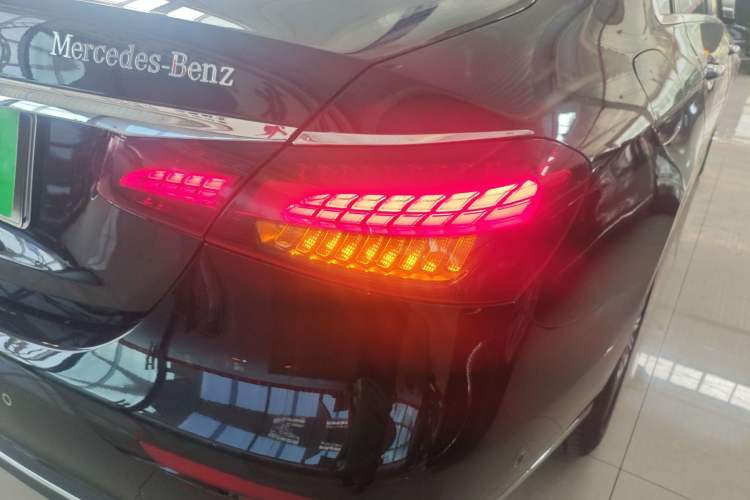 Used Mercedes-Benz E-Class 2022 Second Facelift E 300 L Fashion Edition Exterior 3