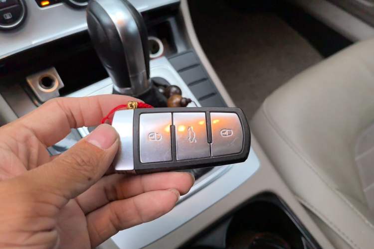 Used Volkswagen Magotan 2015 Facelift 1.8TSI Luxury Model Vehicle Key