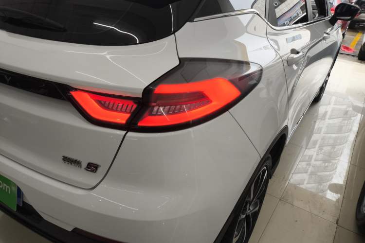 Used Geely Auto Emgrand S 2021 1.4T Manual Comfort Model Right Rear Taillight