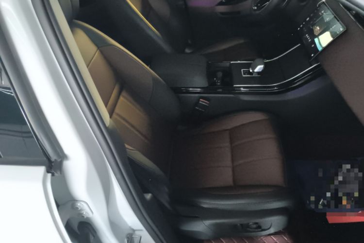 Used Land Rover Range Rover Evoque 2024 Aurora L 249 PS Prestige Light-Chasing Edition
