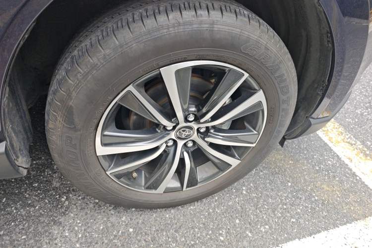 Used Toyota Harrier 2022 2.0L CVT Two-Wheel Drive Luxury Edition