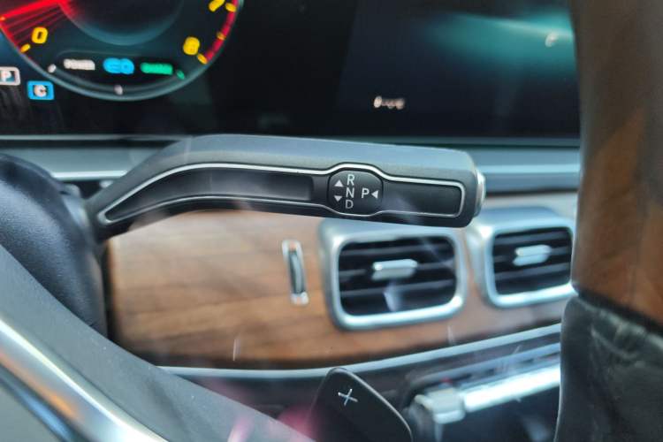 Used Mercedes-Benz GLS 2023 GLS 450 4MATIC Luxury Model Gear Lever
