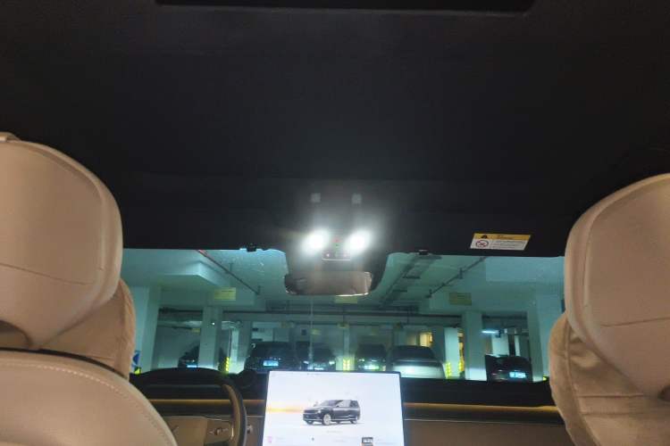 Used ONVO Luxeed L90 2025 Model—Max Six-Seater Version Headliner