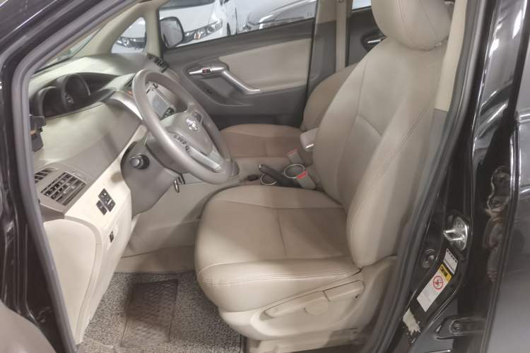 Used Toyota Verso 2014 Starlight 180E CVT Elite Edition Left Front Seat