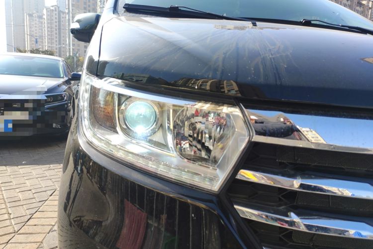 Used JAC Refine M3 2025 PLUS 1.8L Manual Classic Edition 7 Seats