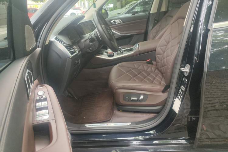 Used BMW X5 2022 Restyled xDrive 30Li Luxury Version M Sport Package
