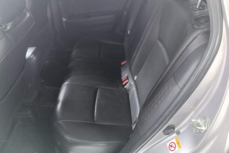 Used Toyota IZOA 2018 2.0L Yichi Version China VI Standard
