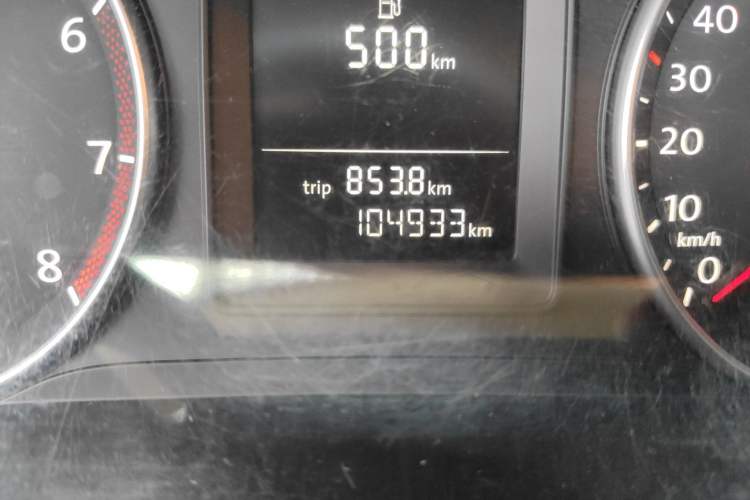 Used Volkswagen Touran 2011 1.4T DSG Zhiya Edition 5 Seats Odometer Close Up