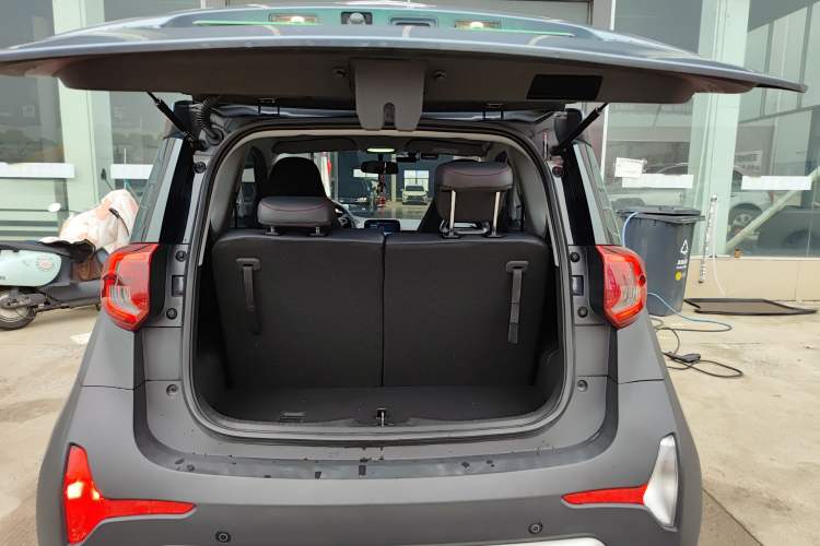 Used Chery QQ Little Ant 2022 Sweet Pink Edition Half-Sugar Version Lithium Iron Phosphate 29.2 kWh 30 kW 301 km Trunk