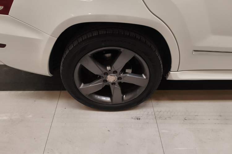 Used Mercedes-Benz GLK-Class 2013 GLK 300 4MATIC Dynamic Sunroof Model
