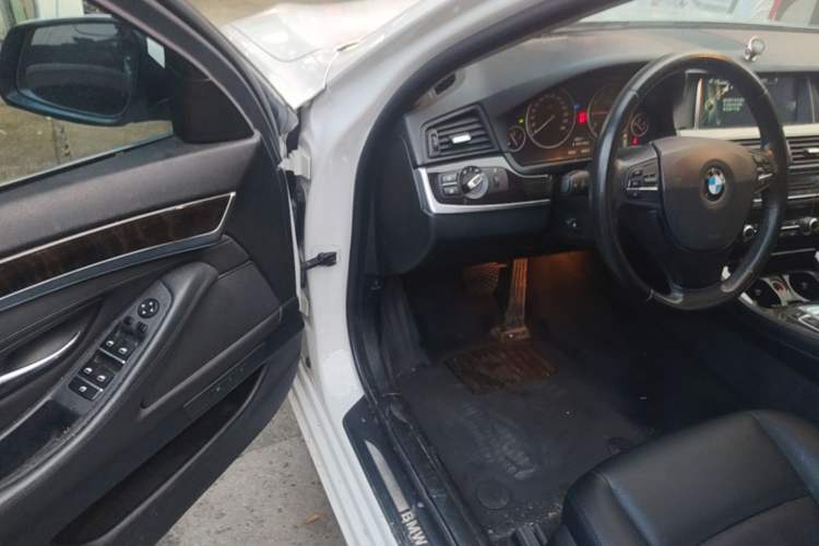 Used BMW 5 Series 2014 525Li Leading Model