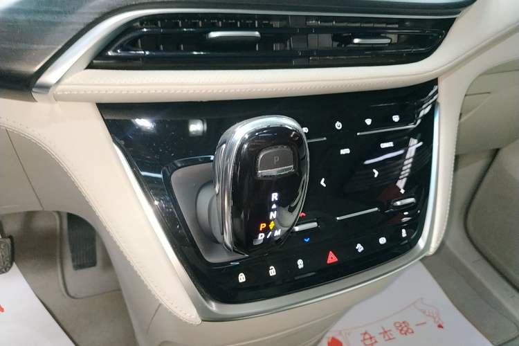 Used Buick GL8 2021 ES Landtrek 653T Comfort Edition