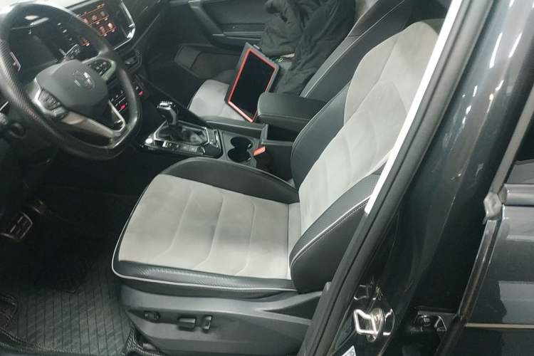 Used Volkswagen Tayron X 2020 330TSI Two-Wheel Drive Luxury Smart Connectivity Version