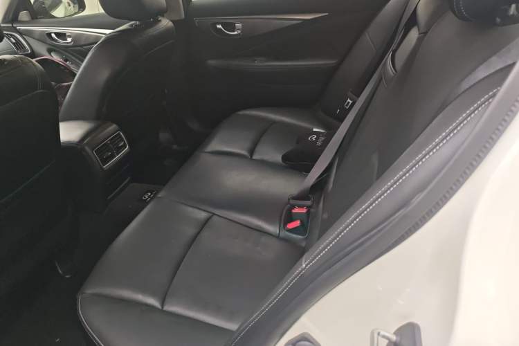 Used Infiniti Q50L 2018 2.0T Enjoyment Version China VI Standard