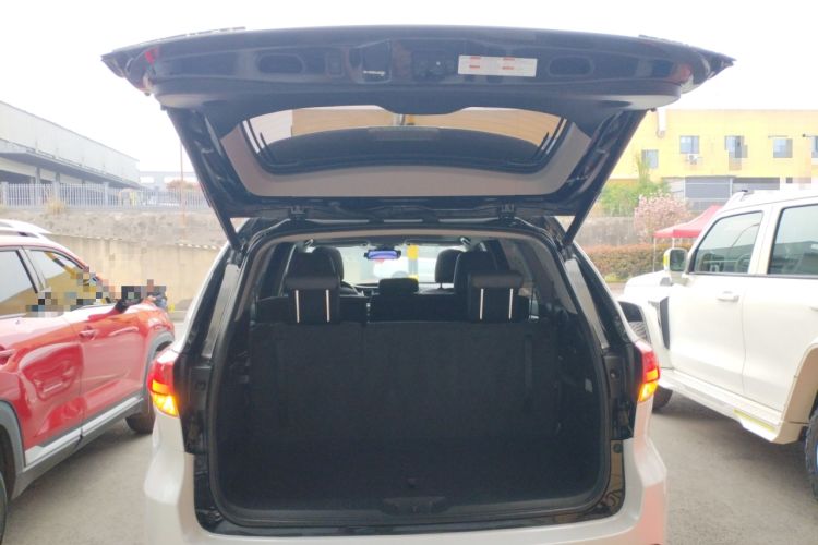 Used Toyota Highlander 2018 2.0T Four-Wheel Drive Prestige Version 7 Seats China V Emission Standard Trunk