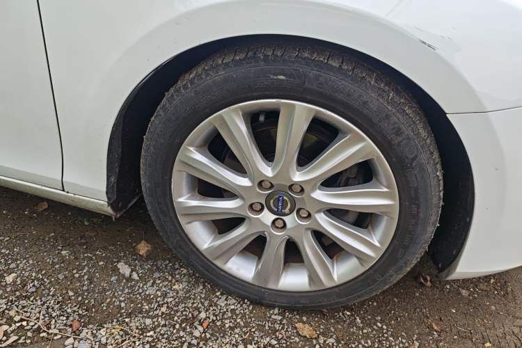 Used Volvo V40 2015 1.6T Zhiyi Edition
