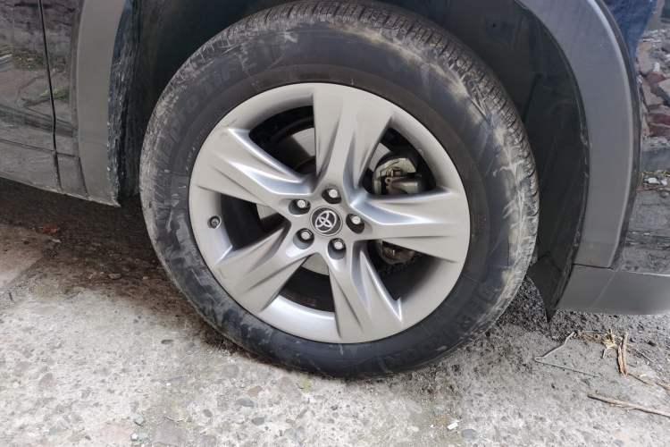 Used Toyota Highlander 2017 2.0T Four-Wheel Drive Luxury Navigation Version 7 Seats