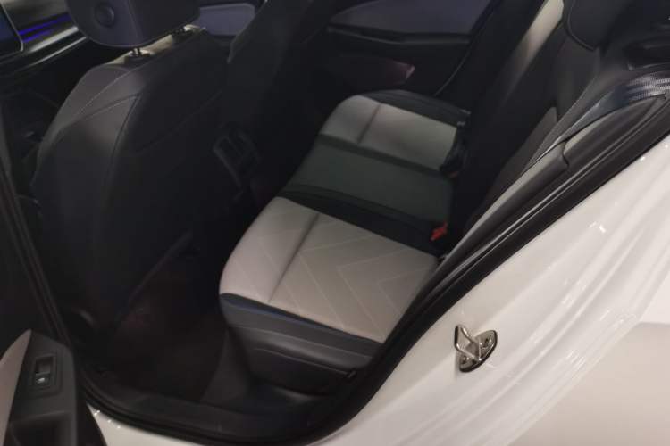 Used Volkswagen Golf 2025 300TSI R-Line