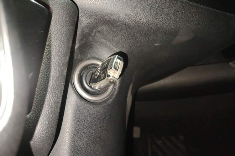 Used Mercedes-Benz R-Class 2017 R 320 4MATIC Business Edition Prestige Model Vehicle Key