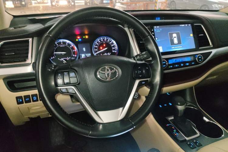 Used Toyota Highlander 2015 2.0T Four-Wheel Drive Luxury Edition 7-Seater
