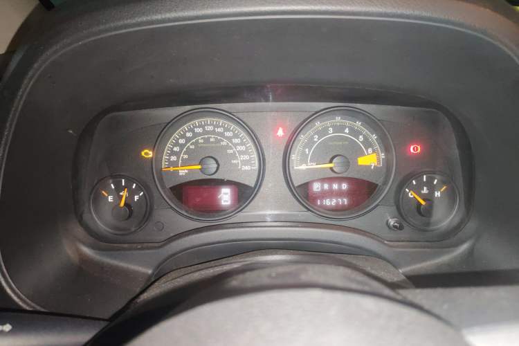 Used Jeep Compass 2014 2.0L two-wheel drive sport version Instrument Cluster