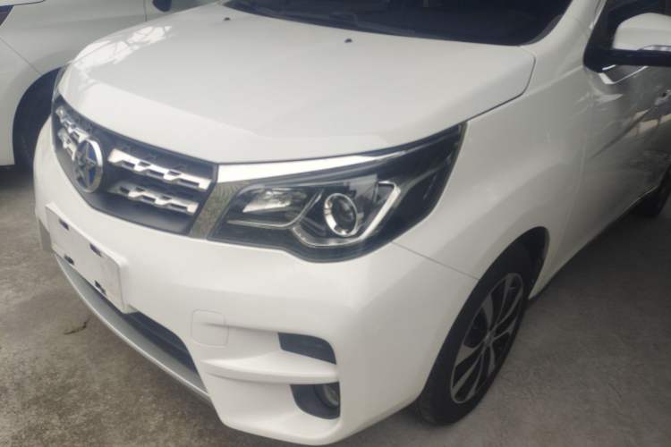 Used Venucia M50V 2017 1.6L XL CVT Luxury Edition