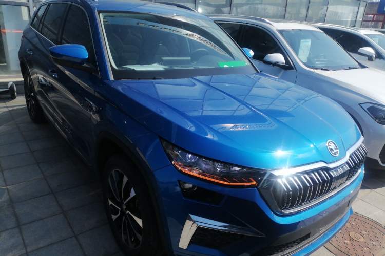 Used Skoda Kodiaq 2022 TSI330 7-Seater Two-Wheel-Drive Luxury Edition Front Right 45 Deg