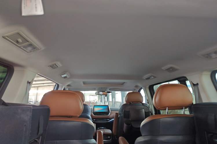 Used SAIC MAXUS G20 2021 PLUS 2.0T Gasoline Automatic Luxury Edition
