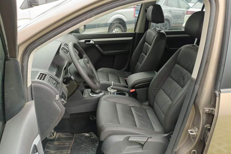 Used Volkswagen Touran 2015 1.4T DSG Comfort Edition 5 Seats