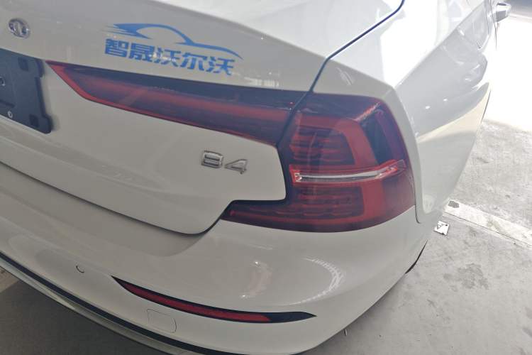 Used Volvo S60 2025 B4 Zhiyuan Luxury Edition