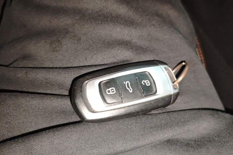 Used Geely Auto Vision X6 2018 1.4T CVT 4G Connected Luxury Version Vehicle Key