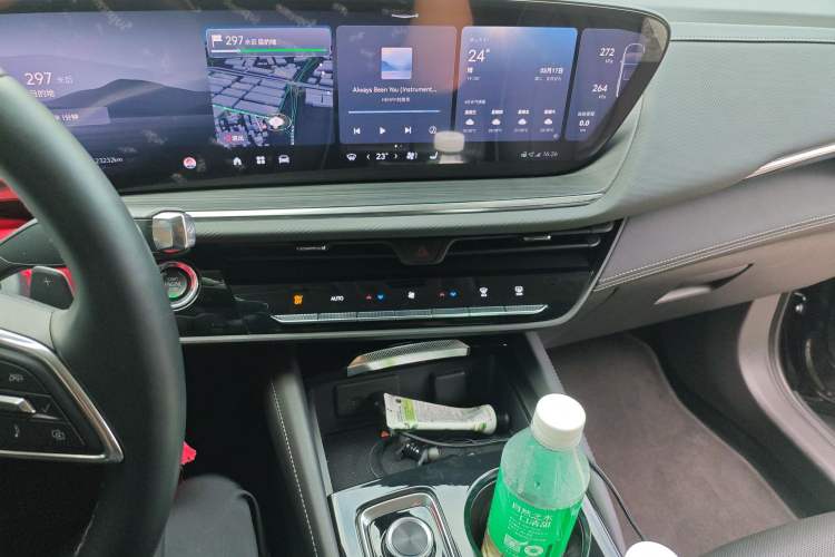 Used Buick Envision 2025 Encore Plus 28T Two-Wheel-Drive Platinum Edition