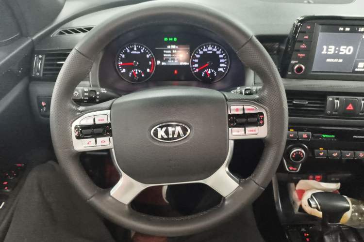 Used Kia KX7 2017 2.0T Automatic Two-Wheel Drive GLS 7-Seater
