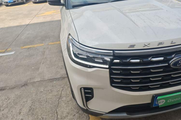 Used Ford Explorer 2023 EcoBoost 285 Four-Wheel Drive Titanium Edition 6 Seats