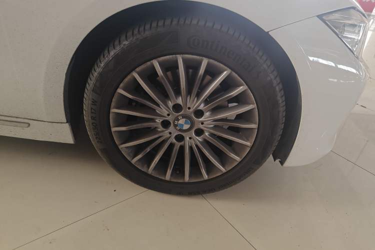 Used BMW 3 Series 2013 Facelift 328Li Luxury Design Package Right Front Wheel Hub