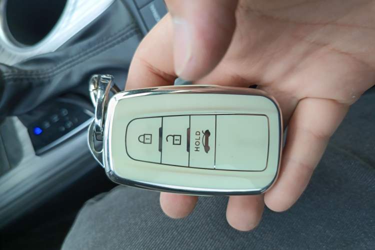 Used Toyota Camry 2019 Dual-Engine 2.5 HG Luxury Edition China V Standard
