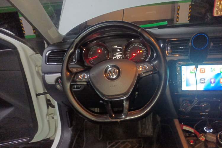 Used Volkswagen Sagitar 2017 1.6L Manual Comfort Model Steering Wheel