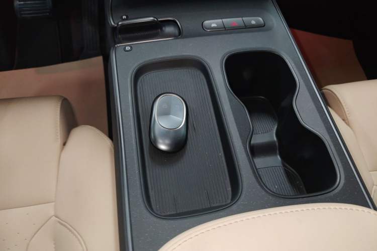 Used Nio ET5 2024 75 kWh Interior 1