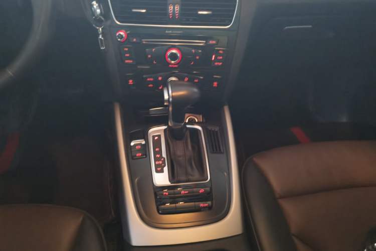 Used Audi Q5 2017 Plus 40 TFSI Ambition Model