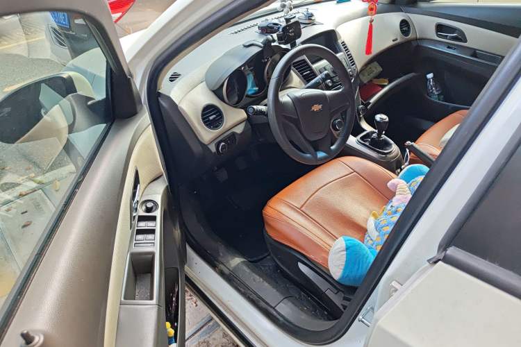 Used Chevrolet Cruze 2015 1.5L Classic SE MT
