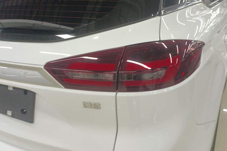 Used Geely Auto Emgrand X7 Sport 2021 Million Edition 1.8TD DCT Two-Wheel Drive Comfort Model