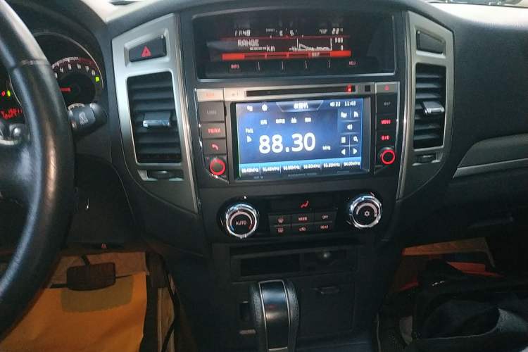 Used Mitsubishi Pajero 2016 3.0L Automatic Luxury Edition China IV
