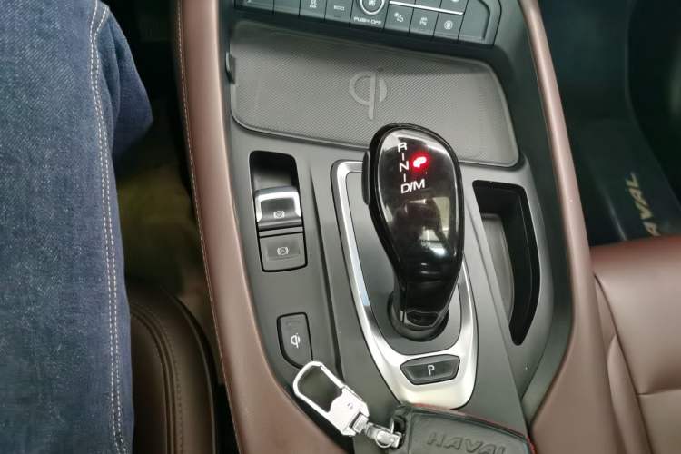 Used Haval F7 2019 2.0T Four-Wheel Drive iJoy China V Standard Gear Lever